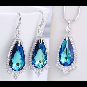 Genuine Swarovski set- Earrings and pendant